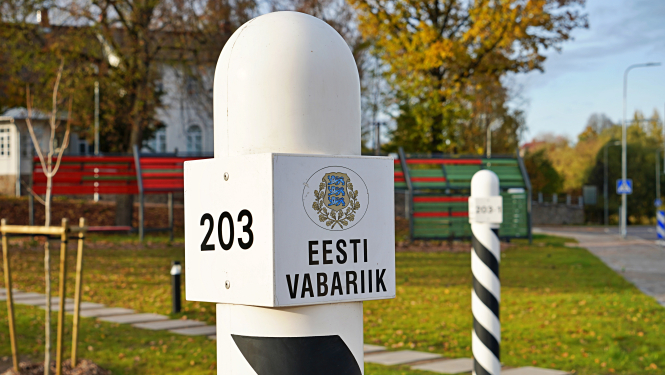 Uz Igaunijas un Latvijas robežas uz laiku ieviesta robežkontrole, lai atvieglotu Ukrainas bēgļu iekļūšanu Igaunijā