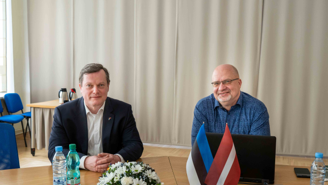 Valkā viesojās Igaunijas Republikas vēstnieks Latvijā - Arti Hilpus