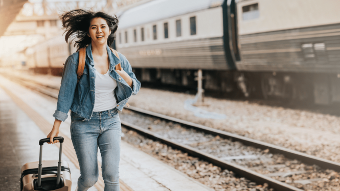 Jauniešus aicina pieteikties bezmaksas ceļošanas biļetēm Eiropas iepazīšanai