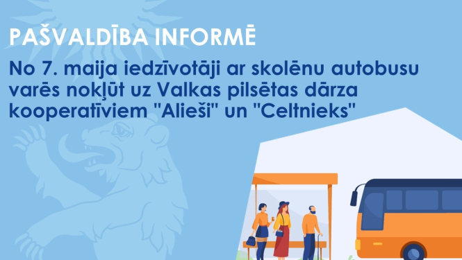 Zils baneris ar Valkas novada ģerboņa lāča siluetu, autobusa pieturu, kurā gaida trīs cilvēki un oranžu autobusu
