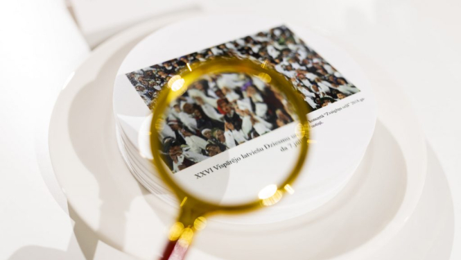 Valkā apskatāma izstāde “Saimes galds”