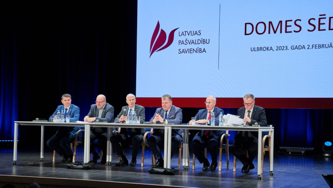 LPS sarunās ar Ministru kabinetu panākta vienošanās par īpašu vienreizēju dotāciju Valkas pašvaldībai