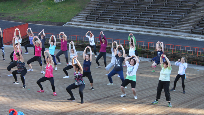 Ar LMT atbalstu Valkā un Vijciemā notikušas bezmaksas zumbas nodarbības