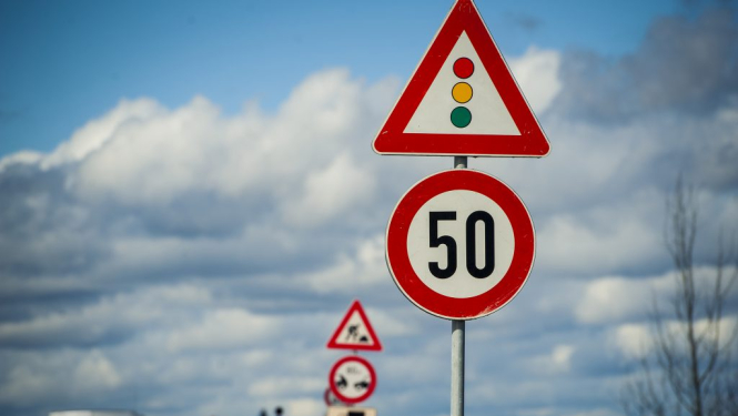 Autoceļa Smiltene–Gulbene posmā no Velēnas līdz krustojumam ar autoceļu Sinole–Silakrogs nofrēzēs sabrukušo asfaltbetona segumu