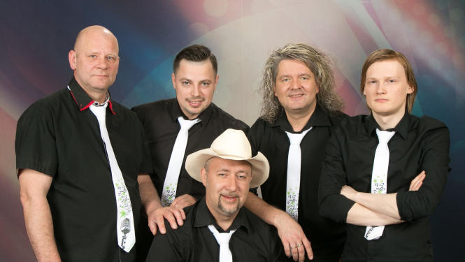 17. jūnijā Valkas brīvdabas estrādē – vasaras zaļumballe kopā ar grupu "Apvedceļš"