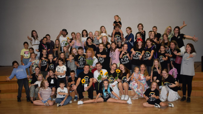 Kopbilde ar Studijas JOY dalībniekiem