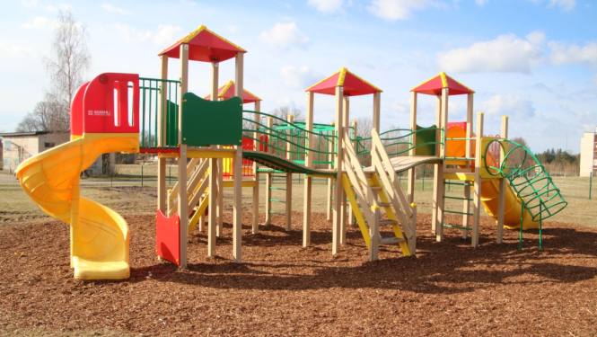 Aicina uz rotaļu laukuma atklāšanas pasākumu