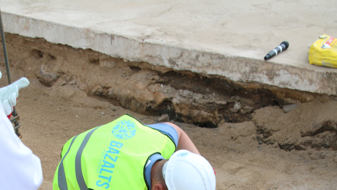 Ielikts pamatakmens ražotnei Valkas novada Kārķu pagastā