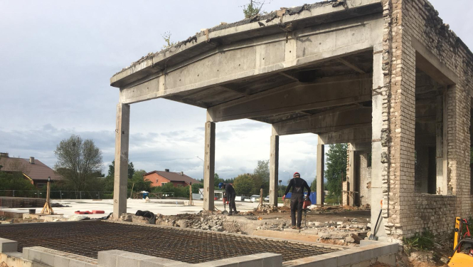 Turpinās Ražošanas teritorijas būvniecības darbi Kārķos