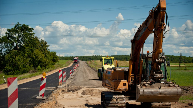 Uz Valmieras šosejas vēl viens būvdarbu posms