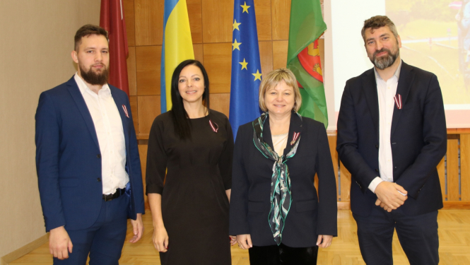 Saeimas deputāti un Valkas novada pašvaldības domes pārstāvji