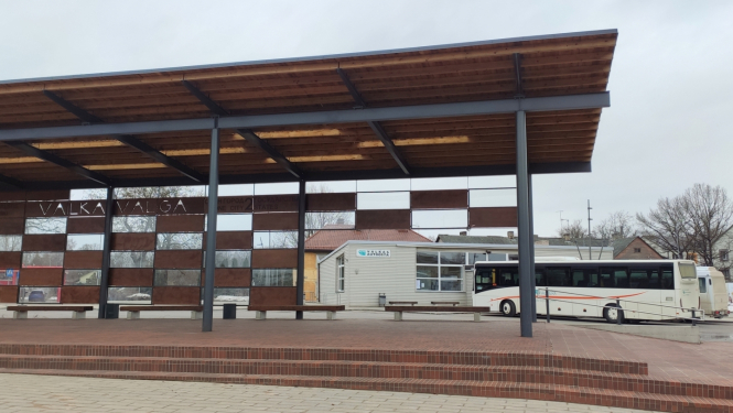 VTU autobuss pie Valkas autoostas