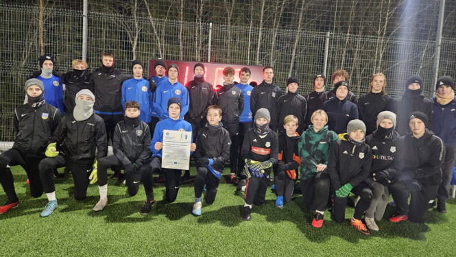 Projektā iesaistīto futbolistu grupas kopbilde