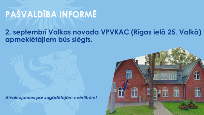 Zils baneris ar sarkaņu ķieģeļa divstāvu ēku