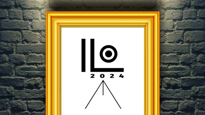 Logo zeltainā gleznas rāmī