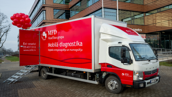 Mobilās diagnostikas sarkanbaltais busiņš