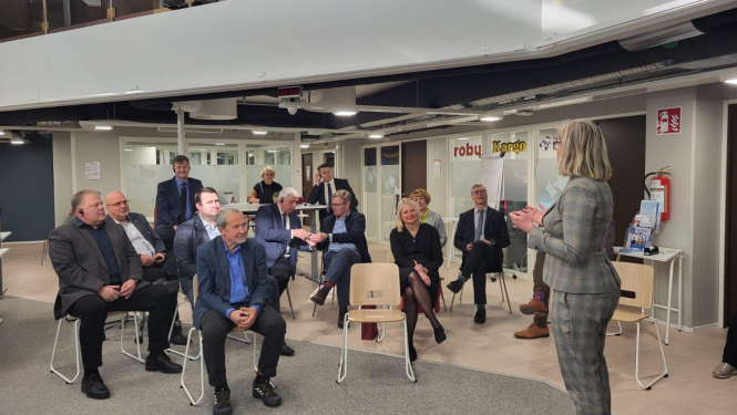 Attēls ar semināru