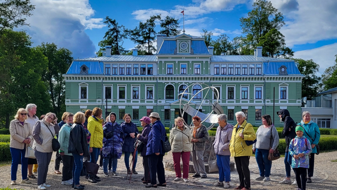 titulam_simtgades_ekskursija