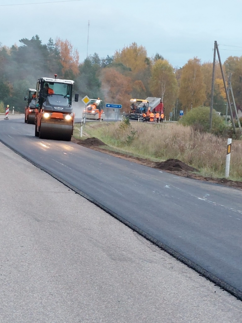 Atjaunotais reģionālā autoceļa Valka – Rūjiena (P22) segums (S.Pilskalne; E.Eglītis)