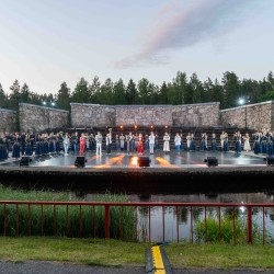 Valkas Brīvdabas estrādē Folkbaleta izrāde “Cik Saules mūsos”