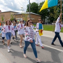 Valkas un Valgas svētku parāde