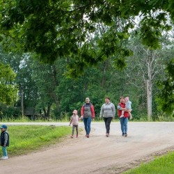 Lustiņdruvā atklāj jaunus vides objektus