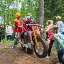 Lustiņdruvā atklāj jaunus vides objektus