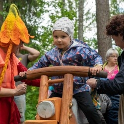 Lustiņdruvā atklāj jaunus vides objektus