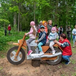 Lustiņdruvā atklāj jaunus vides objektus