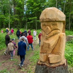 Lustiņdruvā atklāj jaunus vides objektus