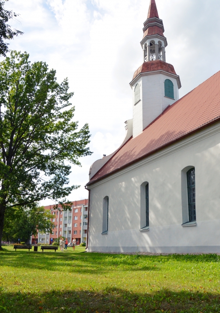 Valkas – Lugažu evaņģēliski luteriskās baznīcas pamatu atjaunošanas būvdarbi ir pabeigti