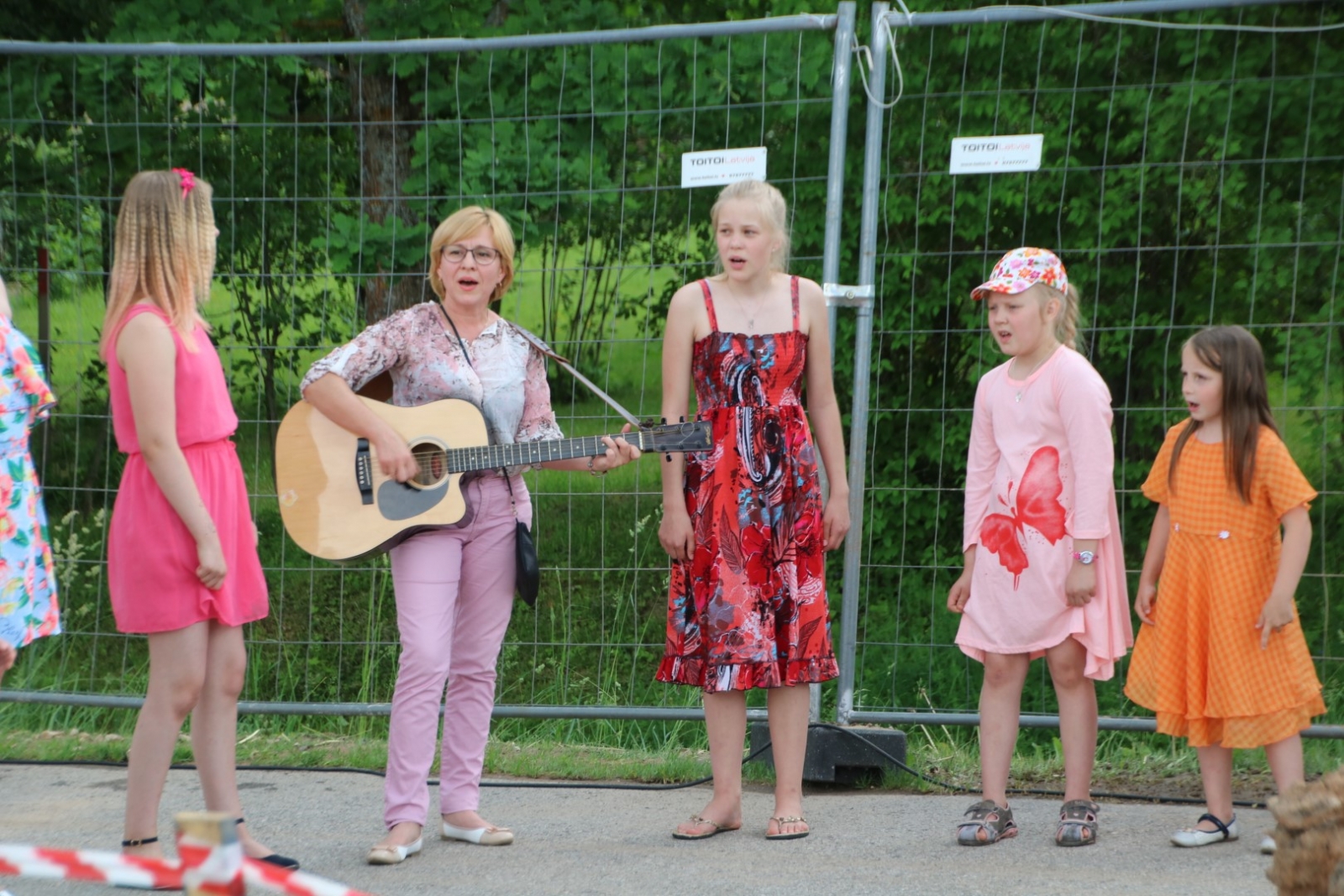 Turpinās būvdarbi Valkā, Varoņu ielā 39A