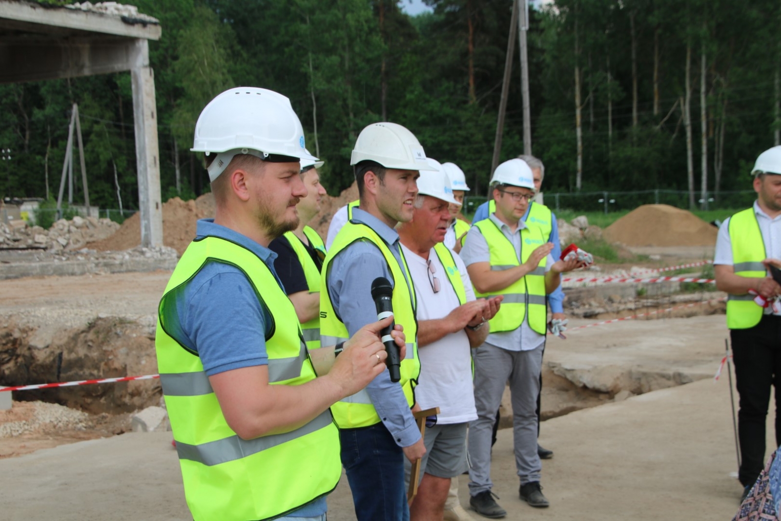 Turpinās būvdarbi Valkā, Varoņu ielā 39A