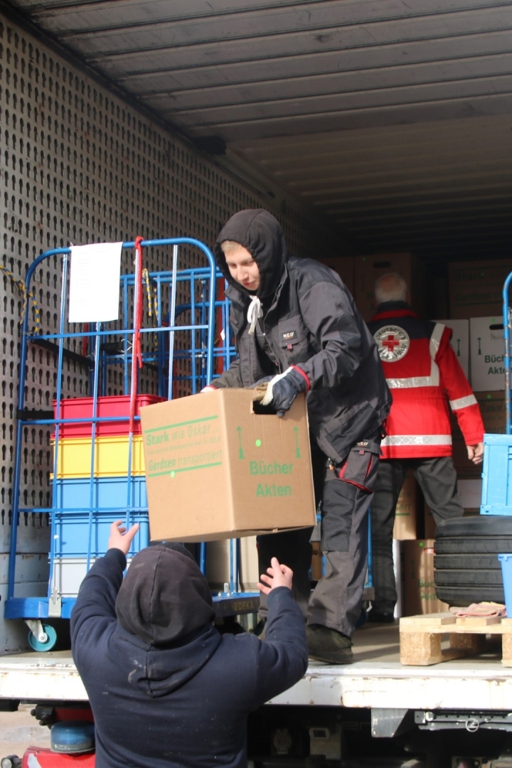 Ķīles-Dīsternbrukas Rotary klubs ziedo palīdzības kravu Mariupolei 11