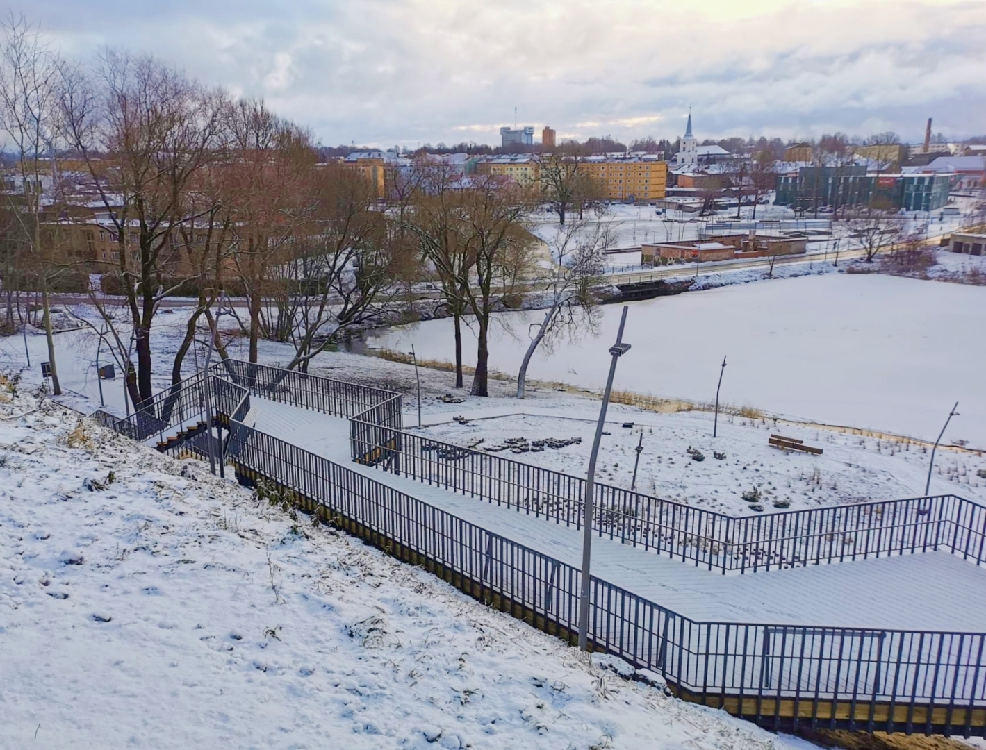 Noslēgušies būvniecības darbi Valgas-Valkas dvīņu pilsētu kopējās atpūtas zonā (T.Simtiņš)