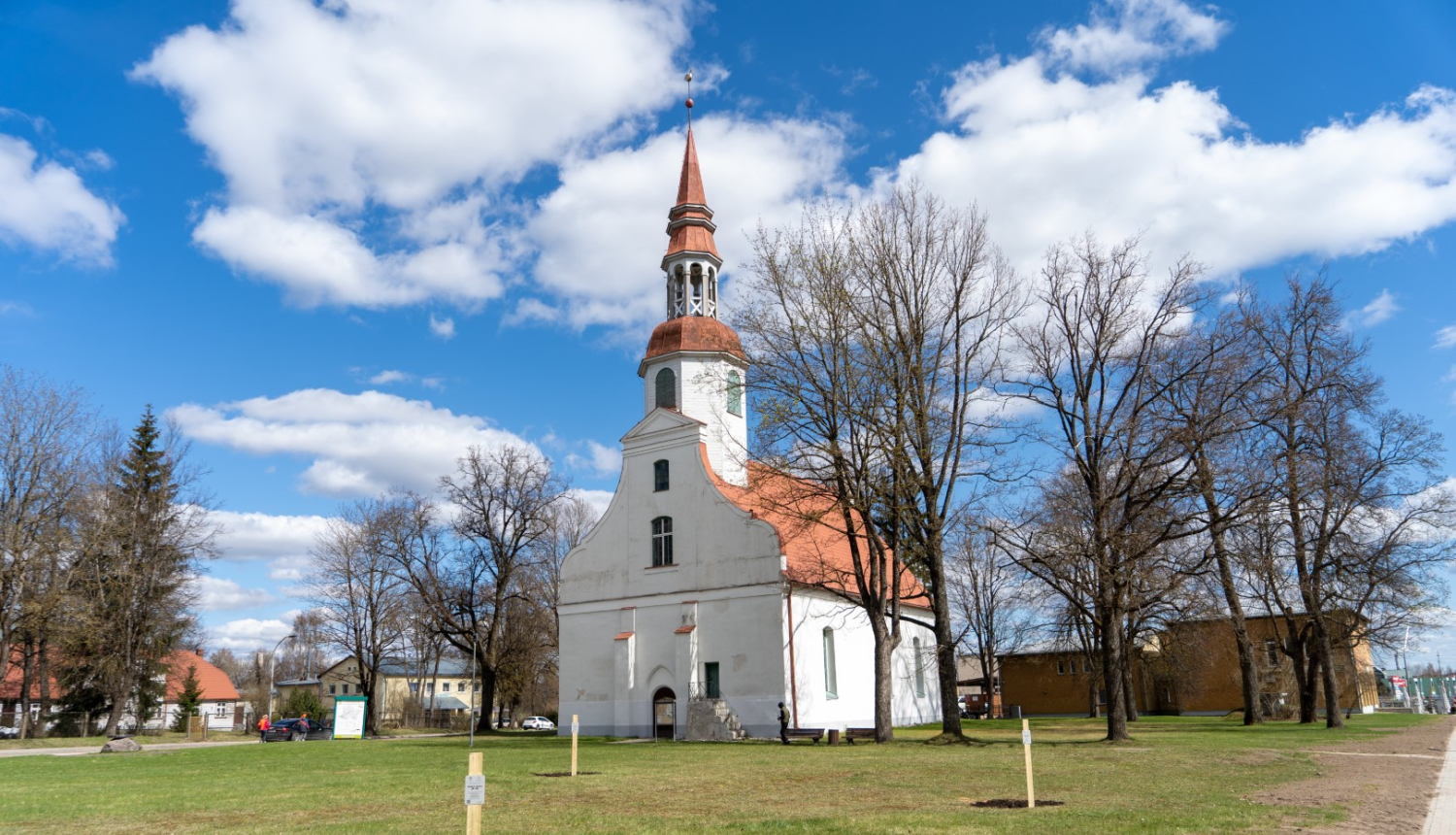 Atzīmējot reformācijas piecsimtgadi Latvijā, Valkā iestādīts Glika ozols