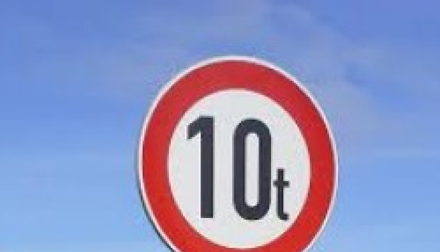 Ērģemes un Kārķu pagastu ceļiem noteikts tehnikas svara ierobežojums