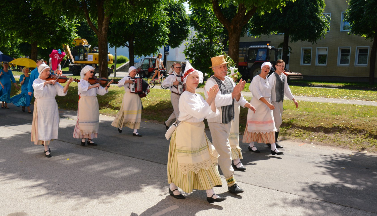 Aicinām piedalīties pilsētas svētku parādē
