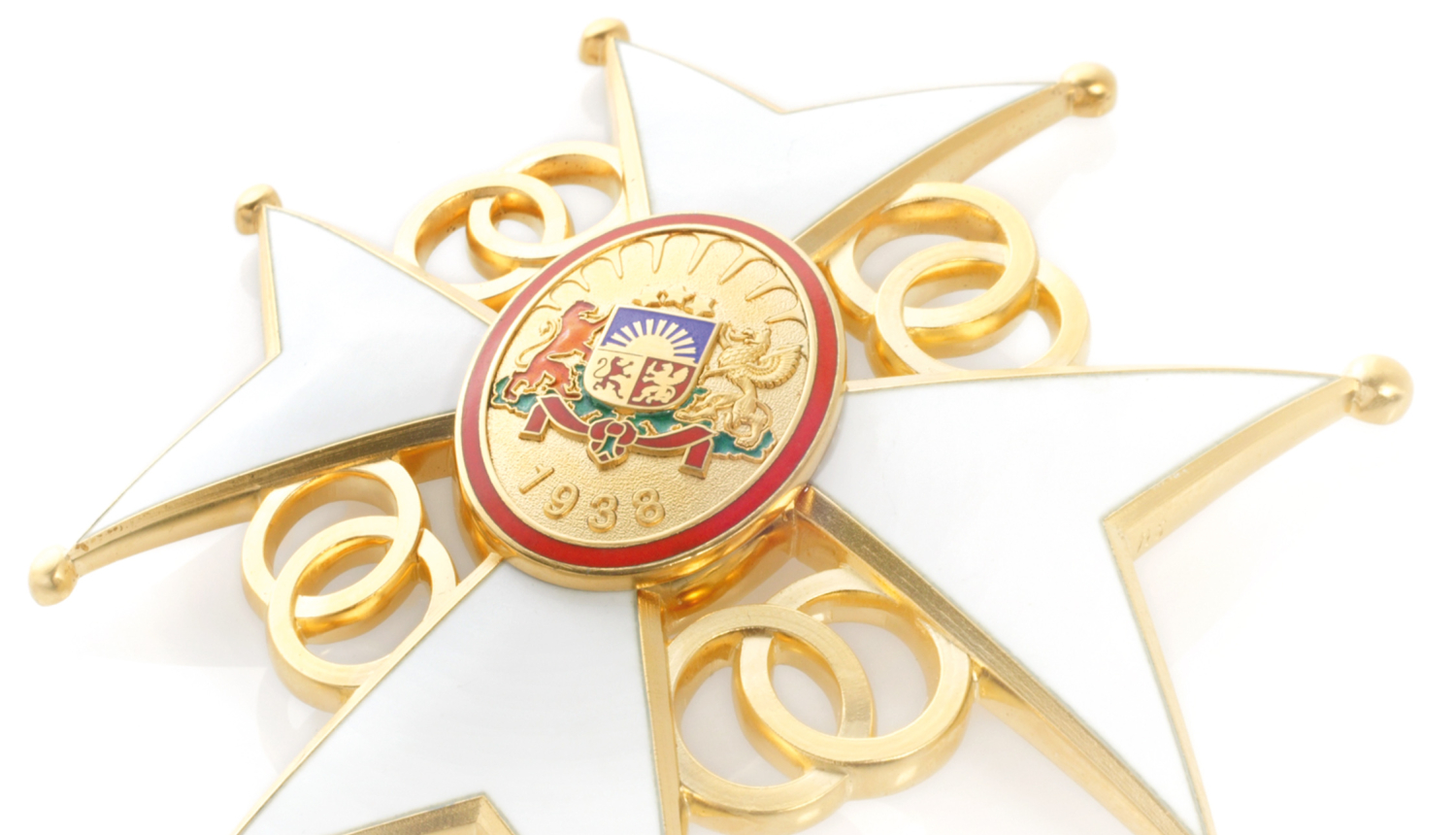 Ilggadējai bijušajai 11. Valkas mazpulka vadītājai Silvijai Doršai piešķir Atzinības krustu