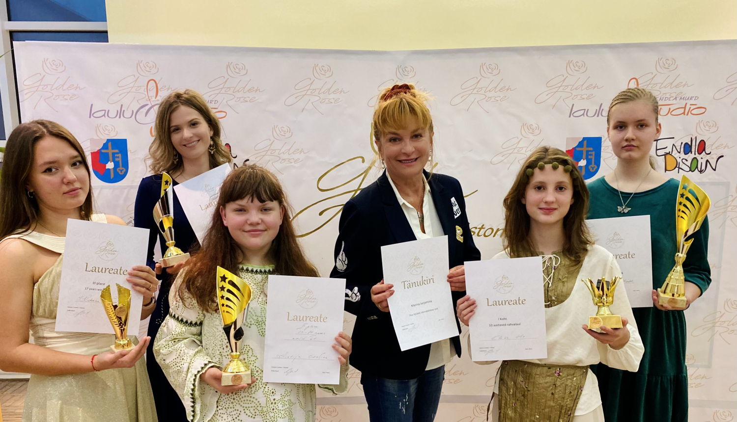 Studijas “JOY” vokālisti gūst panākumus starptautiskā konkursā Pērnavā