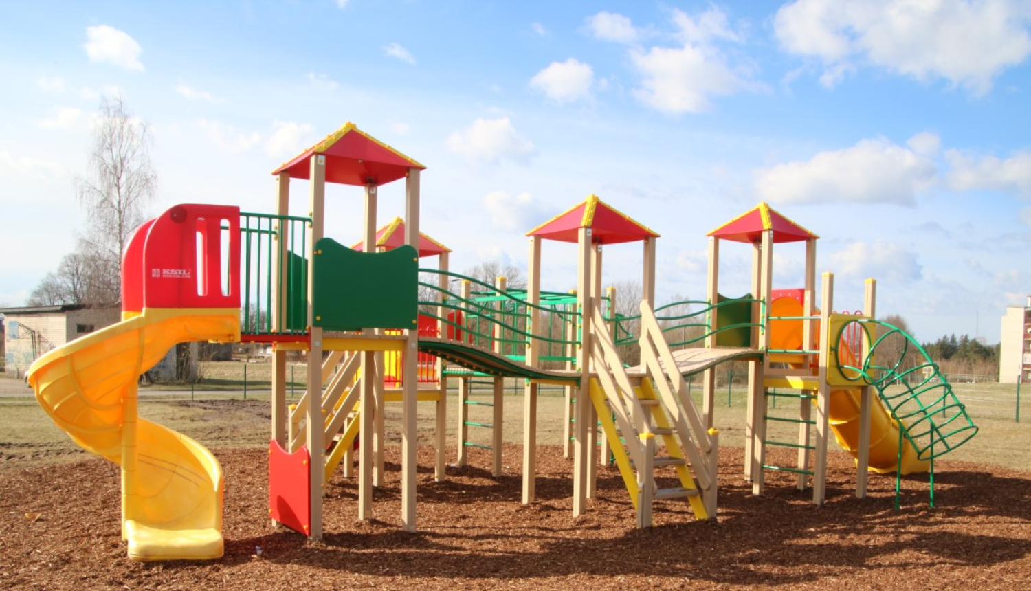 Aicinām iedzīvotājus izteikt idejas par bērnu laukumu nosaukumiem Valkas pilsētā