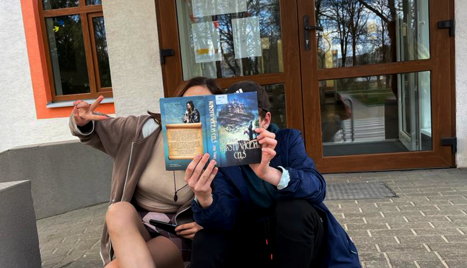 Zināmi izaicinājuma “Aklais randiņš ar grāmatu” uzvarētāji!