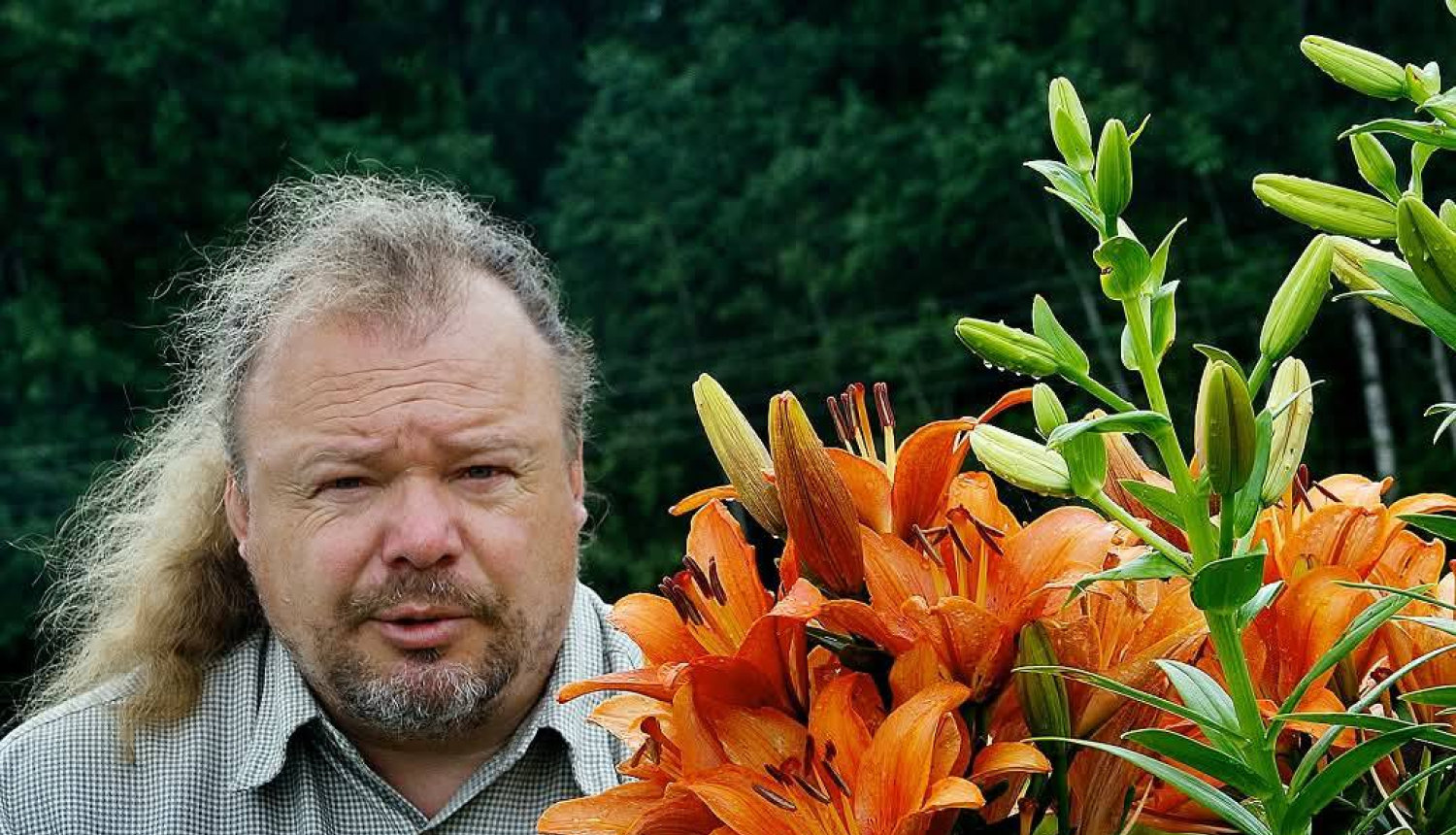 gleznotājs, lilliju selekcionārs Guntis Grants