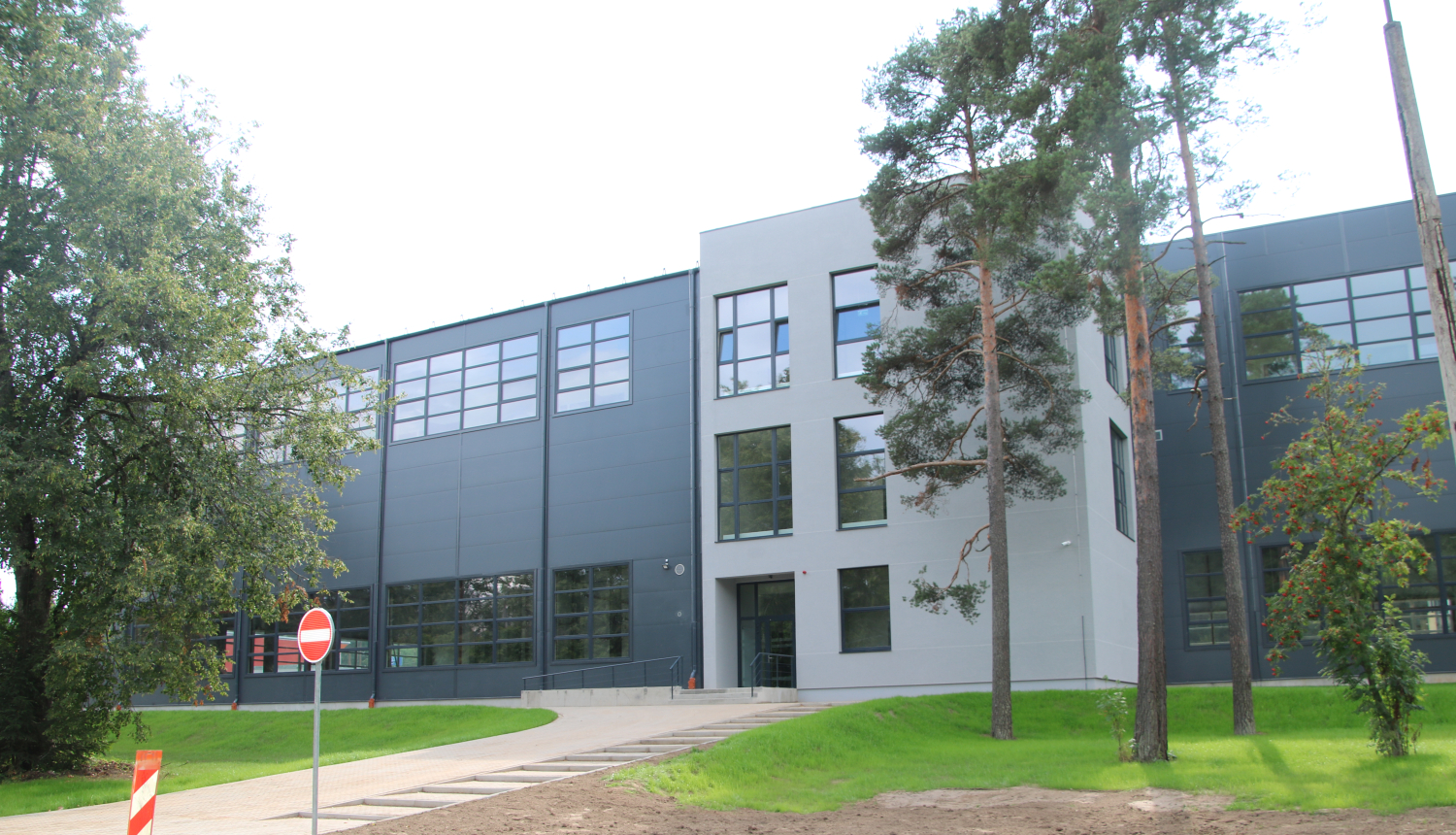 13. novembrī jaunās Varoņu ielas ražošanas ēkas atklāšana