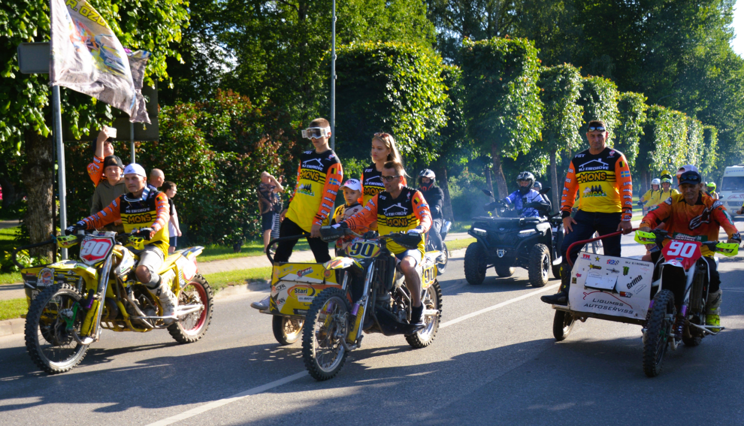 Motocikli pilsētas ielās