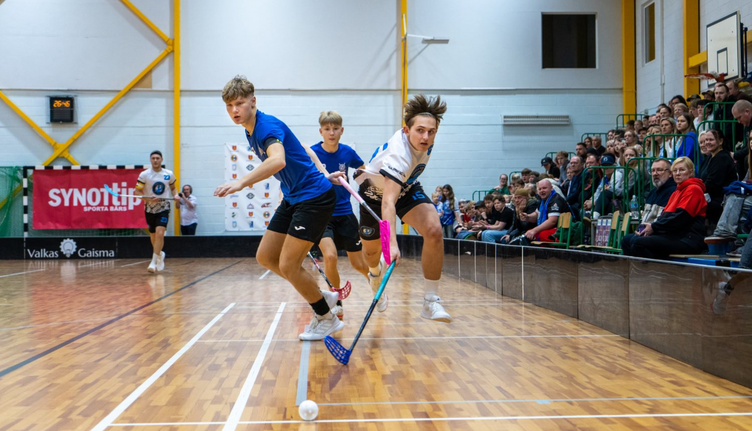 florbola majas spele