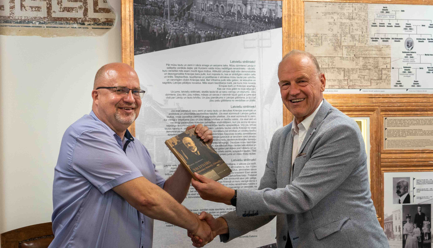 Grāmatas “Valstsvīrs Voldemārs Roberts Zāmuels” atvēršana