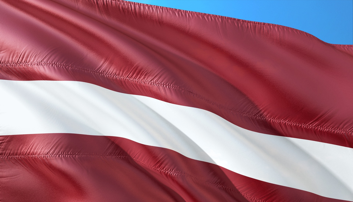 Par karoga noformēšanu 9.maijā