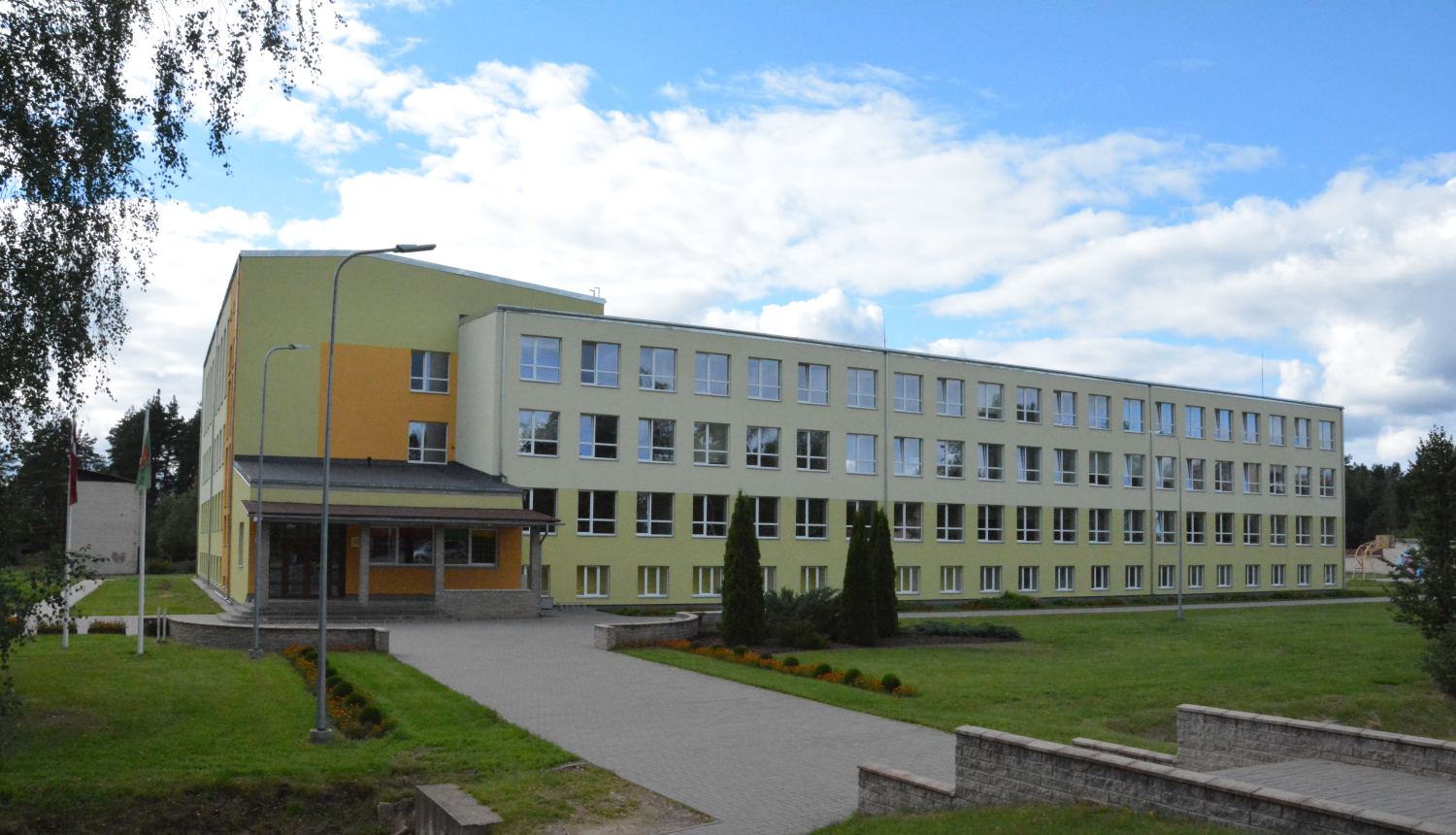 Valkas Jāņa Cimzes ģimnāzijā sākusies dokumentu iesniegšana pirmsskolas grupiņai un 1. klasei