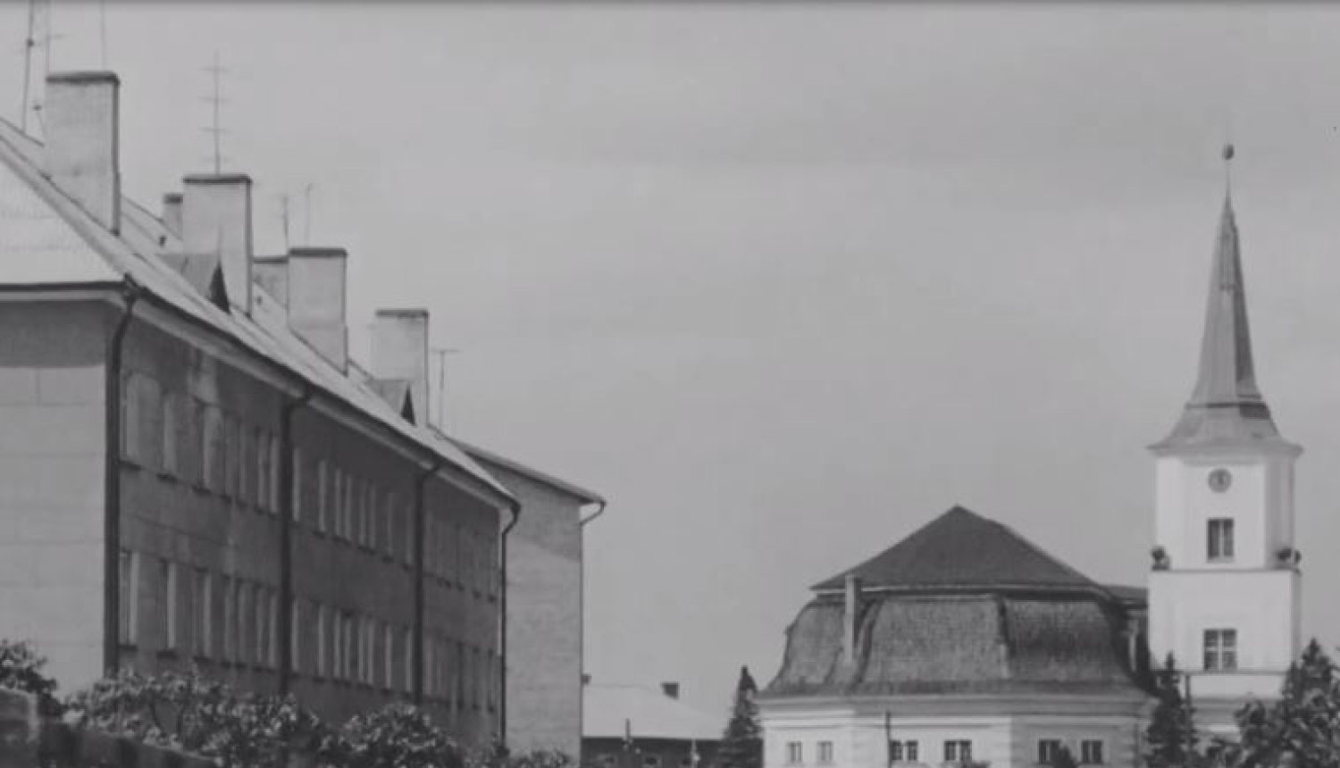 Iespējams noskatīties dokumentālo īsfilmu par Valku un Valgu 1960. gados